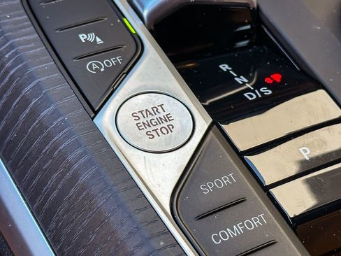 New 2025 BMW 330i xDrive Sedan w/ Convenience Package image 16