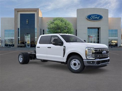 New 2026 Ford F350 XL w/ XL Chrome Package image 7
