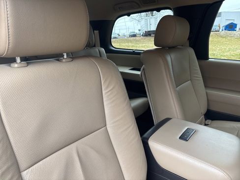 Used 2018 Toyota Sequoia Platinum image 19