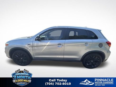 Used 2018 Mitsubishi Outlander Sport LE FWD image 7