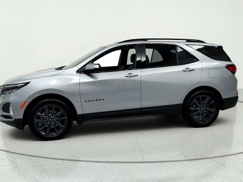 Used 2024 Chevrolet Equinox RS FWD image 2