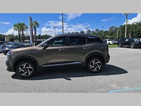 Used 2026 Nissan Kicks SV w/ SV Premium Package FWD image 24