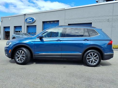 Used 2018 Volkswagen Tiguan SE AWD/4WD image 2