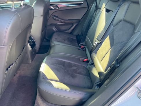 Used 2018 Porsche Macan image 28