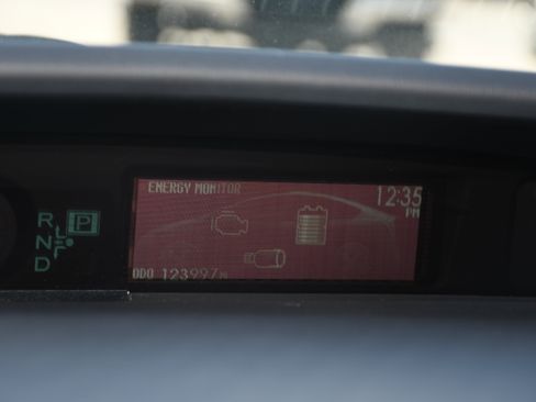 Used 2015 Toyota Prius Three w/ Solar Roof Package image 14
