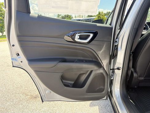 New 2026 Jeep Compass Latitude AWD/4WD image 22
