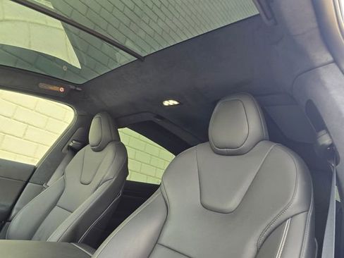 Used 2024 Tesla Model X Plaid image 2