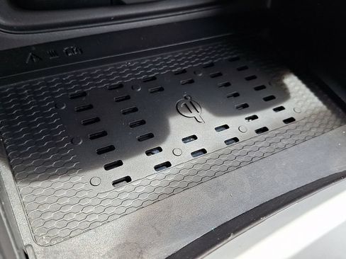Certified 2023 Hyundai Venue Limited FWD image 23