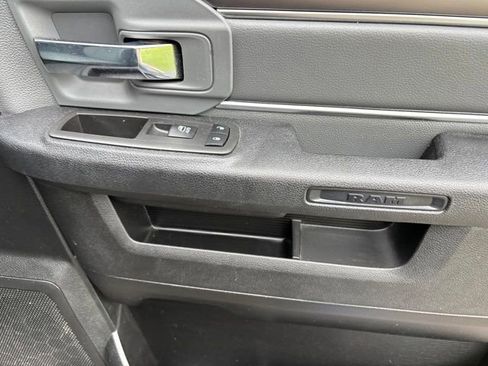 Used 2021 RAM 1500 Classic SLT AWD/4WD image 38