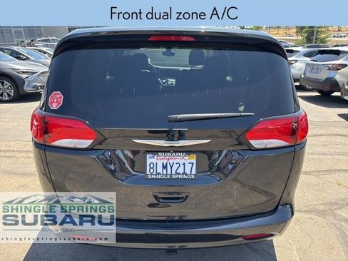 Used 2017 Chrysler Pacifica Touring w/ Tire & Wheel Group image 6