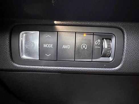 Used 2024 Chevrolet Traverse Z71 AWD/4WD image 17