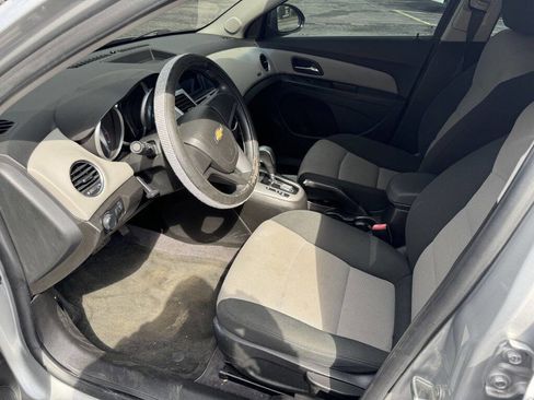 Used 2012 Chevrolet Cruze LS image 8