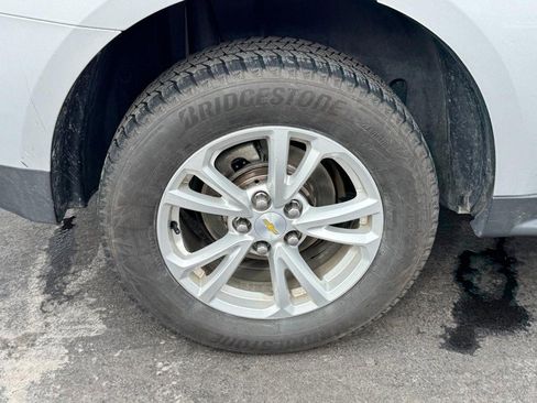 Used 2017 Chevrolet Equinox LT w/ Convenience Package image 5