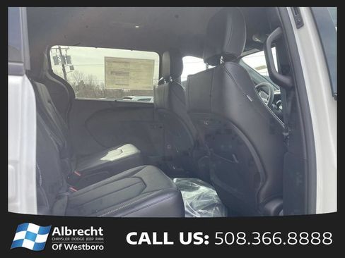 New 2026 Chrysler Pacifica Select w/ S Appearance Package AWD/4WD image 14