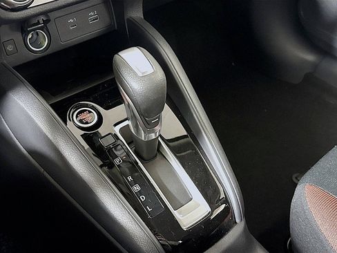 New 2025 Nissan Versa SR w/ Trunk Package image 17