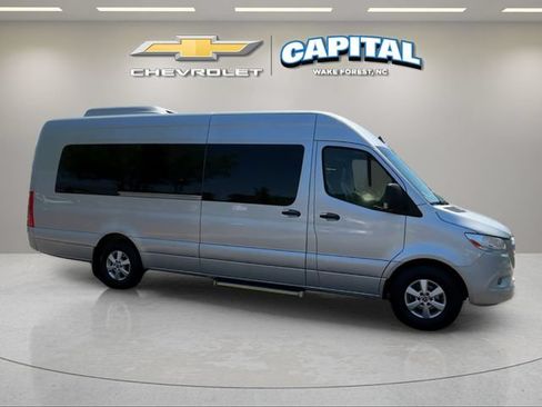 Used 2021 Mercedes-Benz Sprinter 2500 image 7