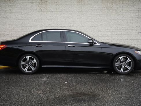 Used 2020 Mercedes-Benz E 350 Sedan image 9