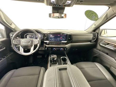 Used 2022 GMC Sierra 1500 Elevation image 3