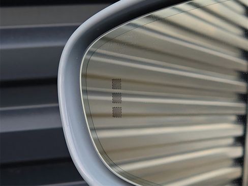 Used 2025 Porsche 911 Carrera image 23