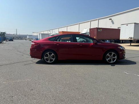 Used 2013 Ford Fusion SE image 5