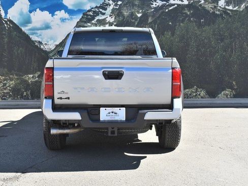 Used 2025 Toyota Tacoma TRD Off-Road image 10
