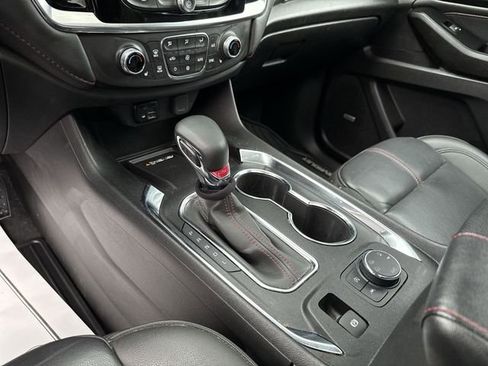 Used 2023 Chevrolet Traverse RS image 23