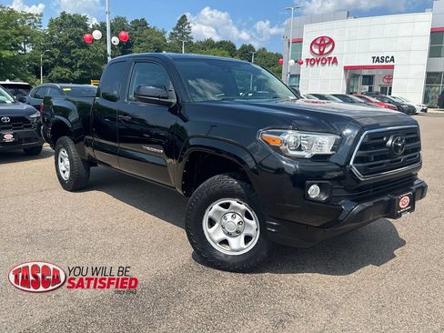 Used 2018 Toyota Tacoma SR5 AWD/4WD image 1