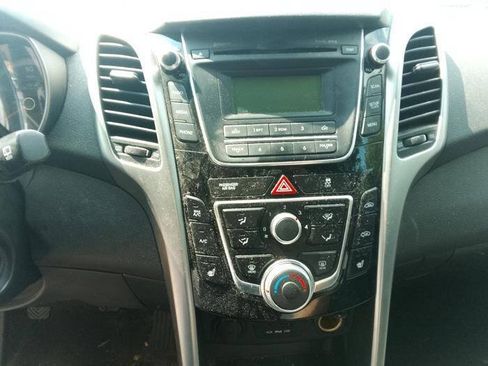 Used 2014 Hyundai Elantra GT FWD image 35