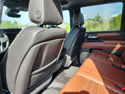 Certified 2025 GMC Sierra 2500 Denali Ultimate image 17