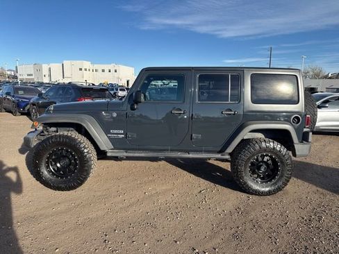 Used 2018 Jeep Wrangler Unlimited Sport S image 2