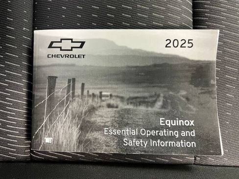Used 2025 Chevrolet Equinox LT AWD/4WD image 34