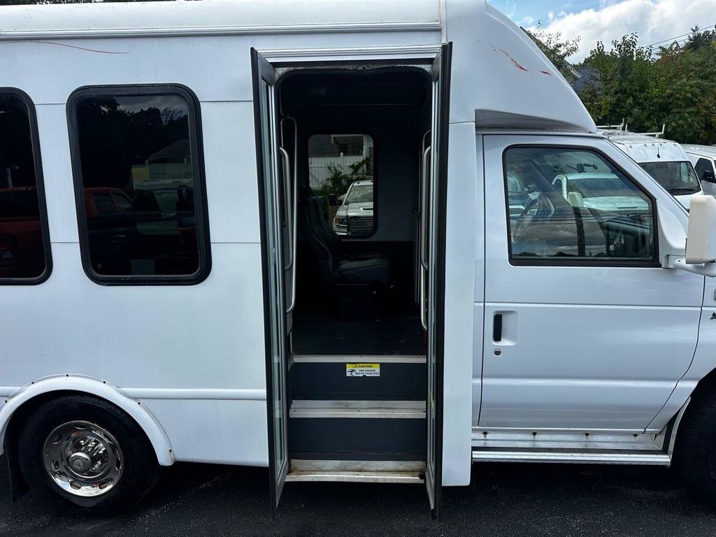 Used 2015 Ford E-350 and Econoline 350 Super Duty RWD image 7