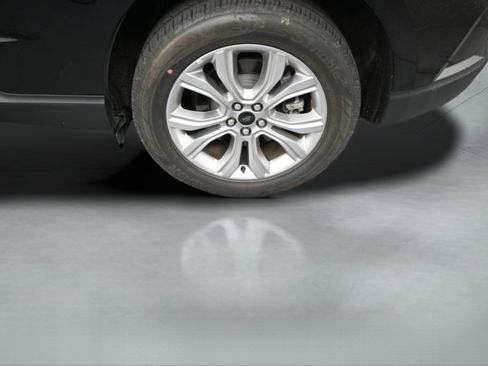 Certified 2024 Ford Edge Titanium AWD/4WD image 35