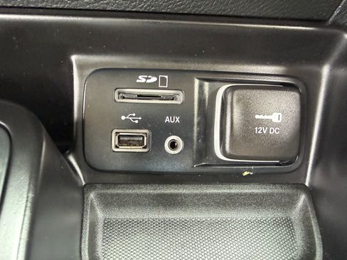 Used 2016 Jeep Cherokee Trailhawk w/ Trailer Tow Group AWD/4WD image 38