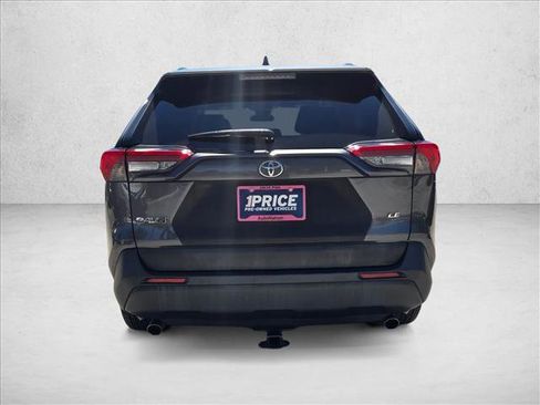 Used 2019 Toyota RAV4 LE image 7