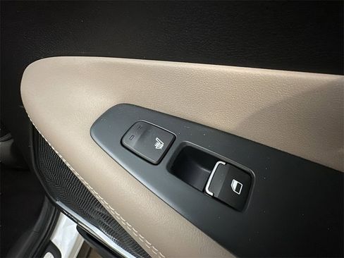 Used 2020 Hyundai Santa Fe Limited image 16