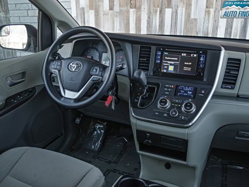 Used 2015 Toyota Sienna LE image 16