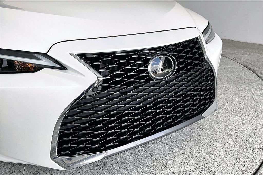 Used 2024 Lexus IS 300 w/ Comfort Package RWD image 34
