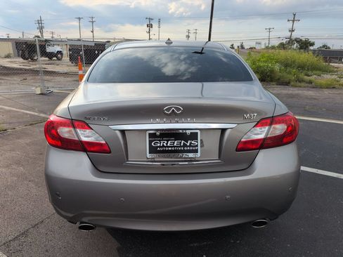 Used 2013 INFINITI M37 w/ Premium Pkg RWD image 5
