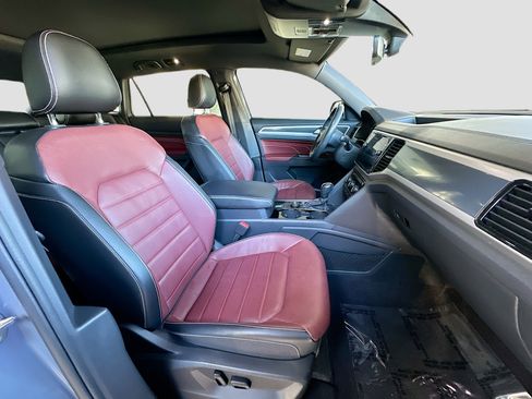 Used 2022 Volkswagen Atlas Cross Sport SEL Premium R-Line image 30