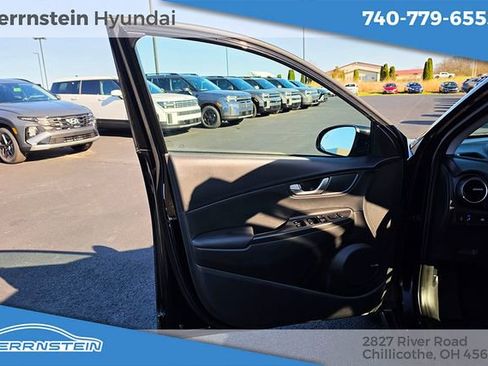 Used 2020 Hyundai Kona Limited image 14