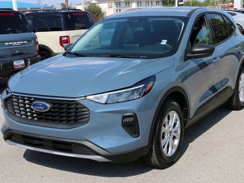 New 2025 Ford Escape Active image 2