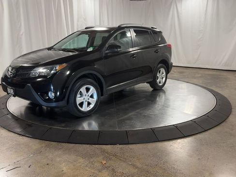 Used 2014 Toyota RAV4 XLE image 6