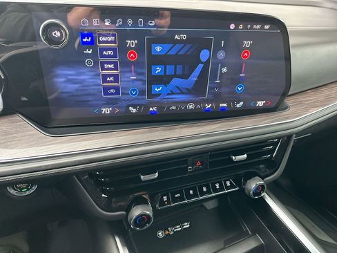 Certified 2025 Chevrolet Tahoe LT image 18