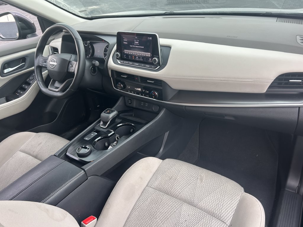Used 2025 Nissan Rogue SV AWD/4WD image 32