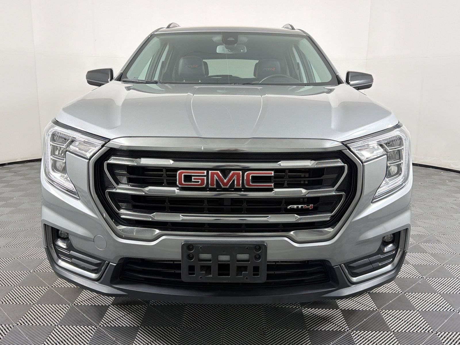 Certified 2024 GMC Terrain AT4 AWD/4WD image 2