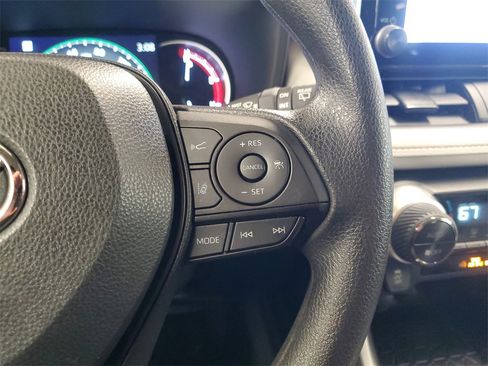 Used 2023 Toyota RAV4 XLE image 21