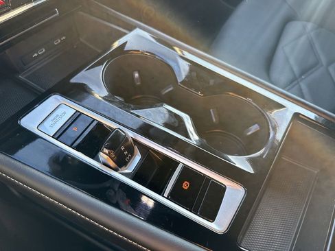 Used 2024 Volkswagen Atlas Cross Sport SE w/ Panoramic Sunroof Package image 20