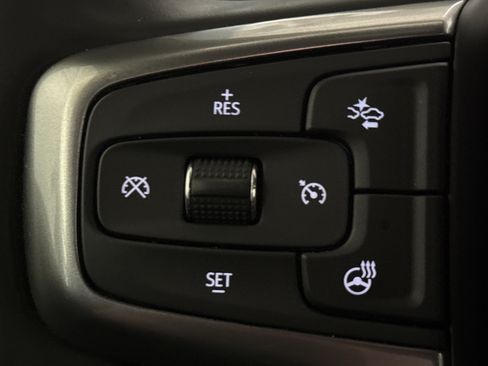 Used 2024 Chevrolet Suburban LT w/ Luxury Package image 18