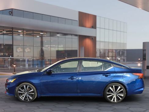 Used 2022 Nissan Altima 2.5 SR image 3